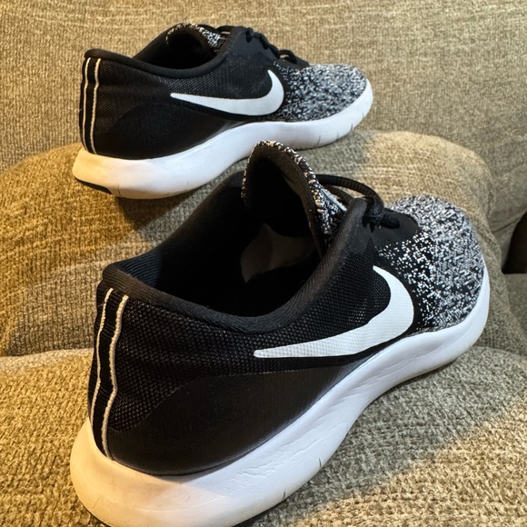 Nike Flex Contact Women’s Black/White Oreo Knit Sneakers Size 9.5 - Picture 10 of 10